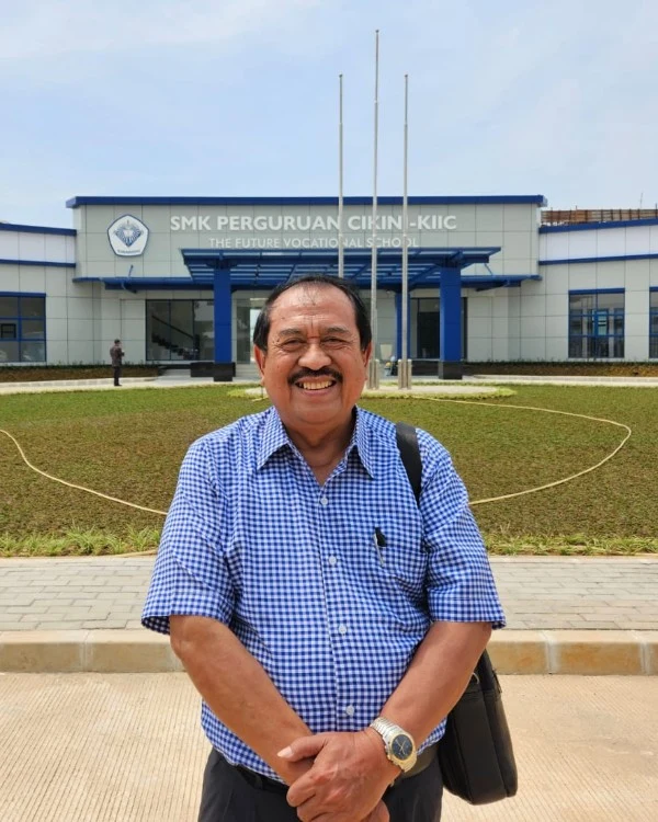 Foto Kepala Sekolah Dr. Gito Suroso, M.Si.